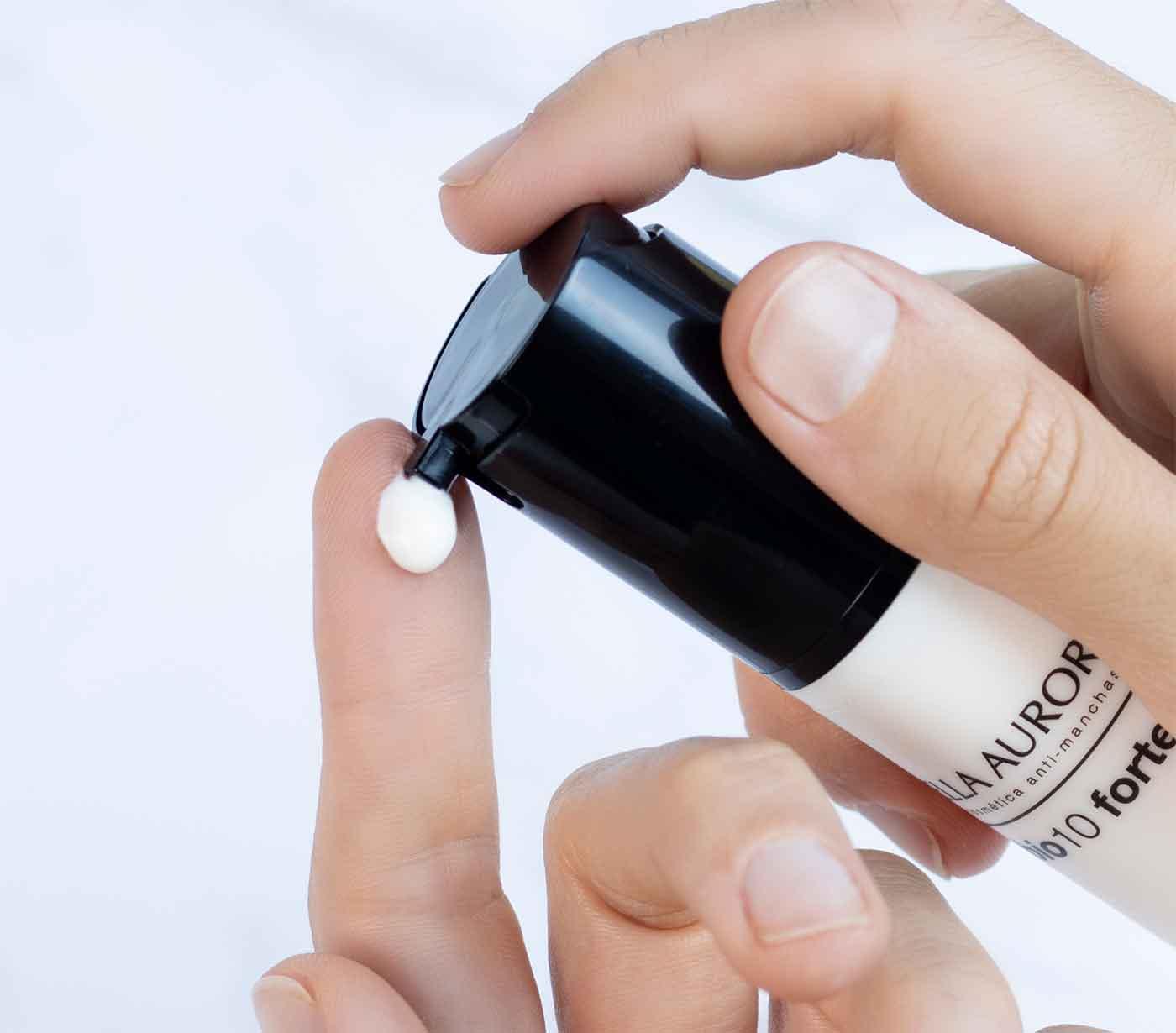 Bio10 forte Depigmentierendes Serum SPF20 für normale bis trockene Haut