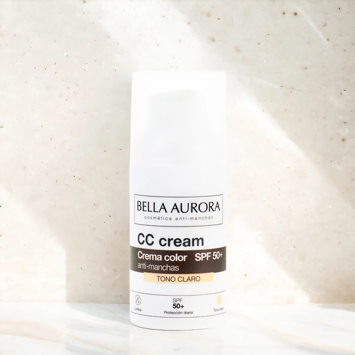 CC Cream Farbcreme gegen Pigmentflecken, heller Ton, SPF50+