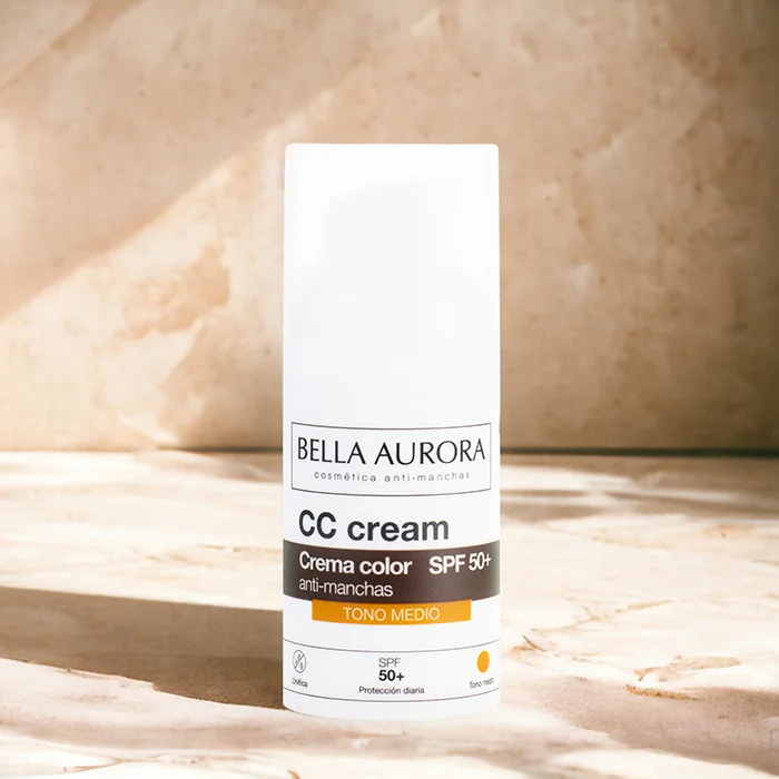 CC Cream Farbcreme gegen Pigmentflecken, mittlerer Ton, SPF50+