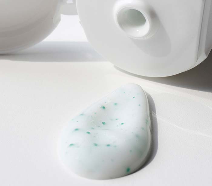Aufhellendes Peeling-Gel gegen Pigmentflecken